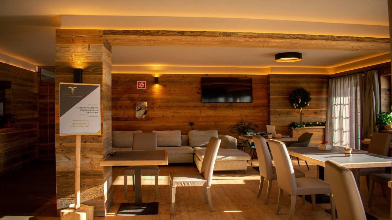 Hotel Leonard Nova Ponente Extérieur photo