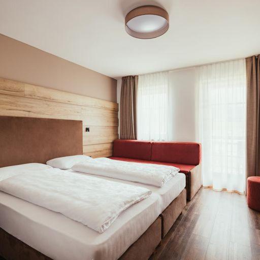 Hotel Leonard Nova Ponente Extérieur photo