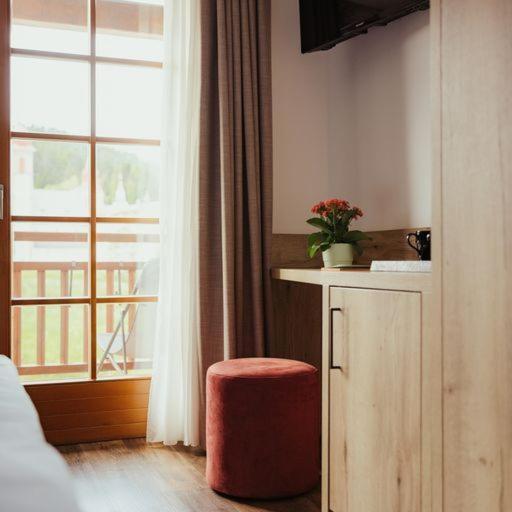 Hotel Leonard Nova Ponente Extérieur photo